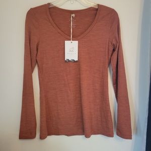 Woolx Layla V neck long sleep top - NWT